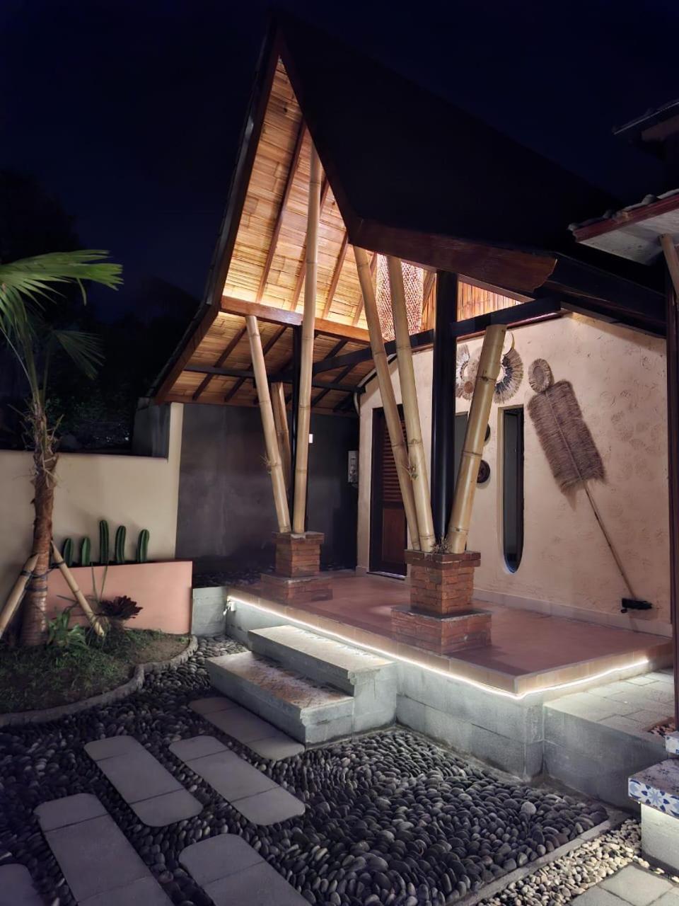 Ubud Hidden Villa Yone Village Eksteriør bilde